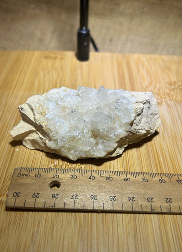 Quartz cluster specimen