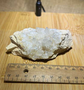 Quartz cluster specimen